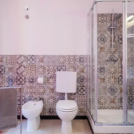 A Pochi Passi Da Piazza De Ferrari By Wonderful Italy * Genua