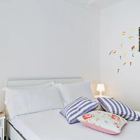 A Pochi Passi Da Piazza De Ferrari By Wonderful Italy *